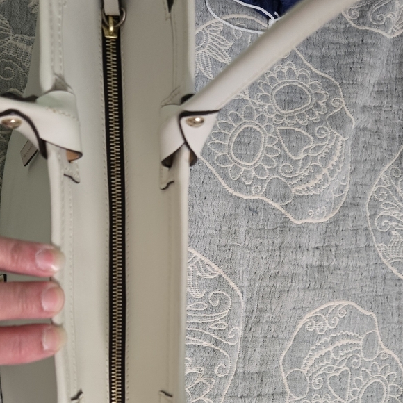 Dooney & Bourke Cream Tote with Classic Design - Picture 12 of 12